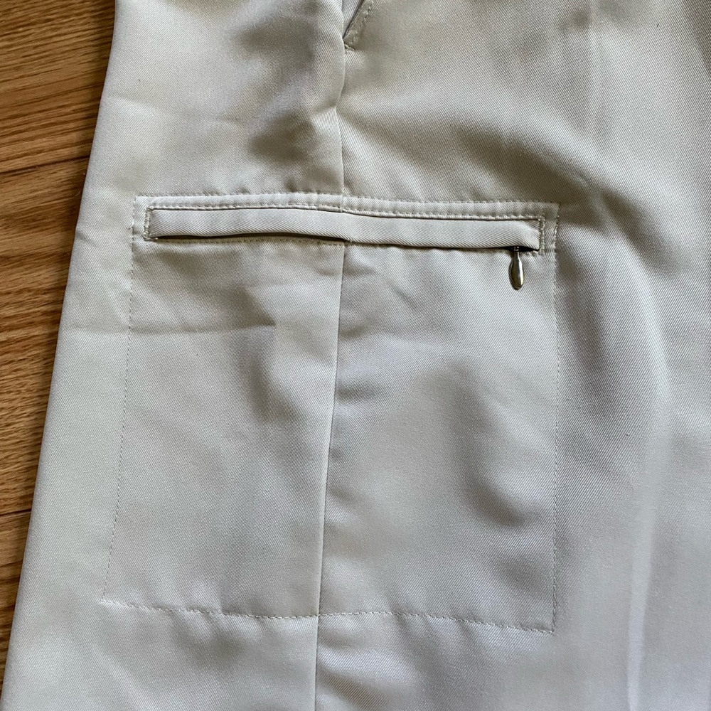 Izod Golf Men’s Shorts - Picture 2 of 5